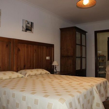 Hostal Monte Rio Hotel Trescares Bagian luar foto